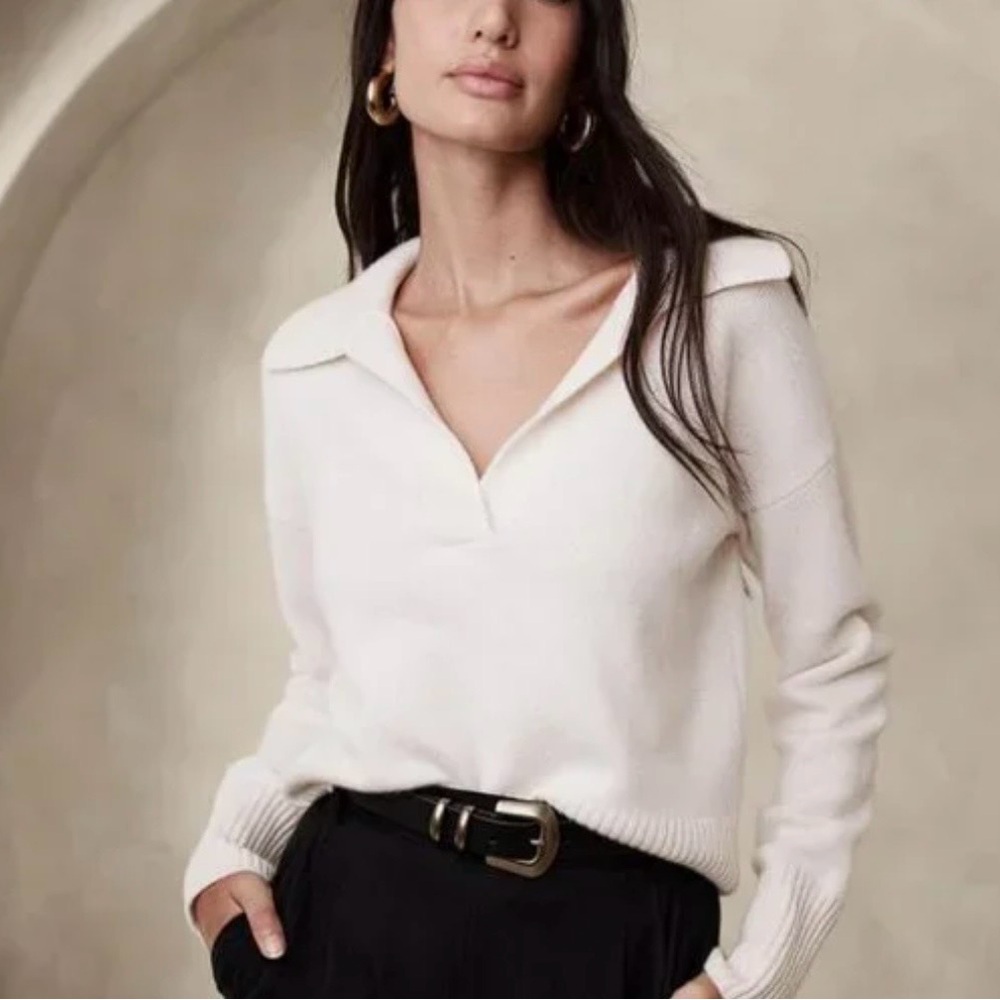 Banana Republic Cashmere ivory sweater medium